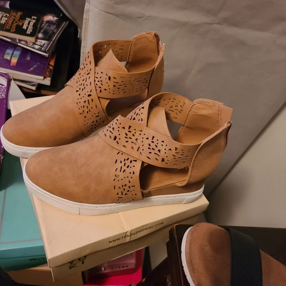 Shoes - Picture 1 of 2